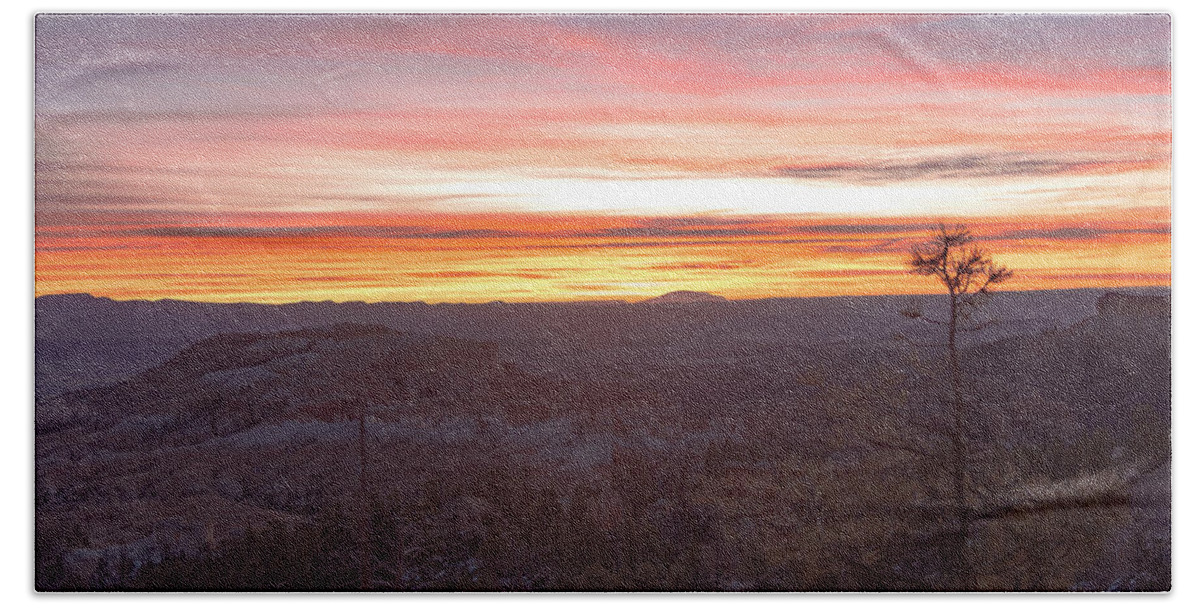 Serene Mountain Sunrise In Bryce Canyon National Park Hand Towel