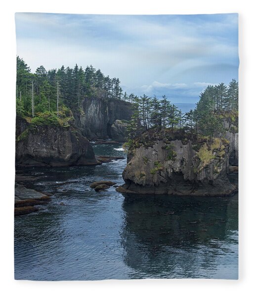 Serene Coastal Rocky Landscape Fleece Blanket