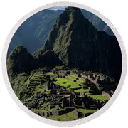 Majestic Ruins In A Mountain Valley Round Beach Towel
