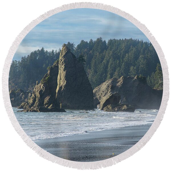 Dramatic Coastal Rock Formations Round Beach Towel