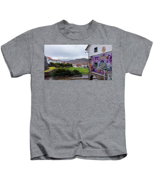 Street Scene with Colorful Mural Kids T-Shirt