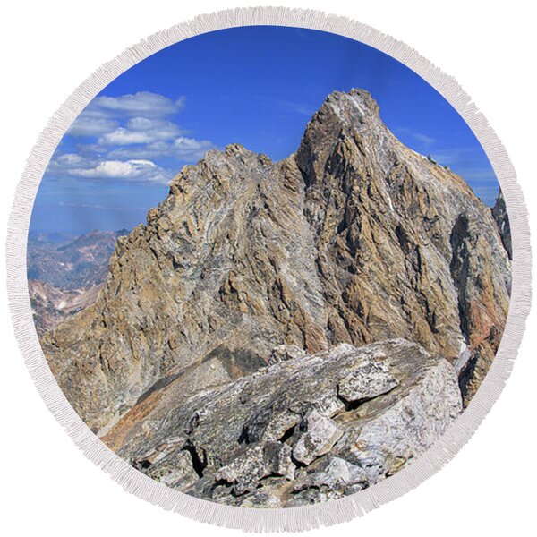 Majestic Mountain Peak Under Clear Skies Round Beach Towel