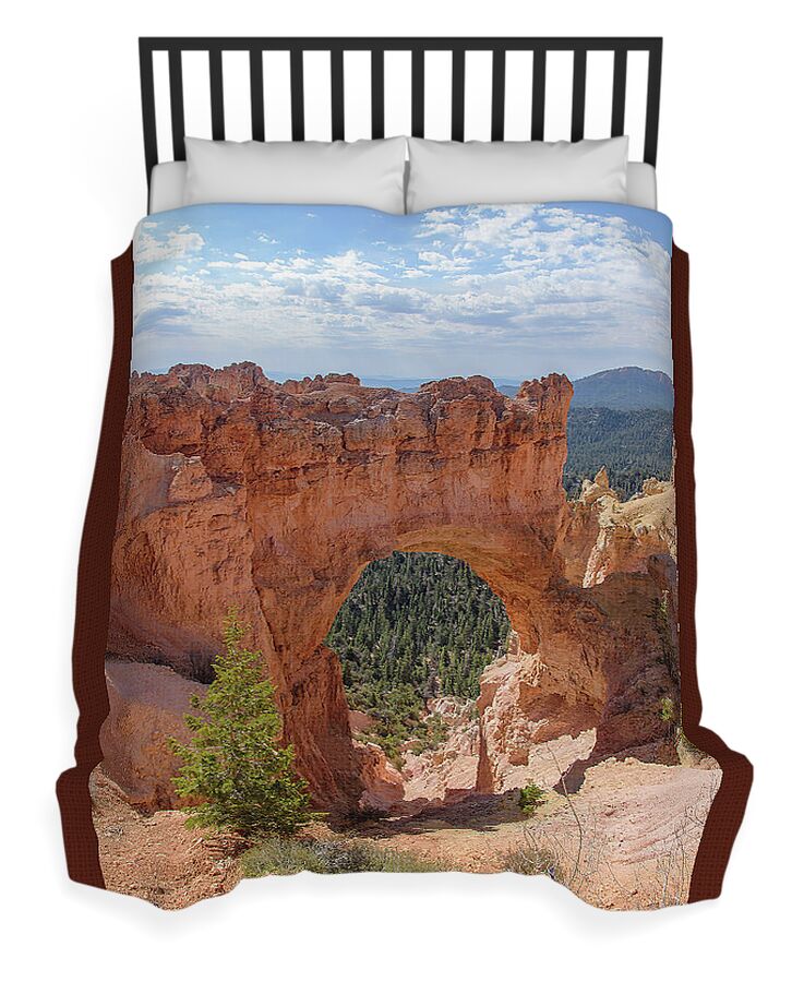 Majestic Natural Rock Arch In Bryce Canyon National Park Duvet Cover