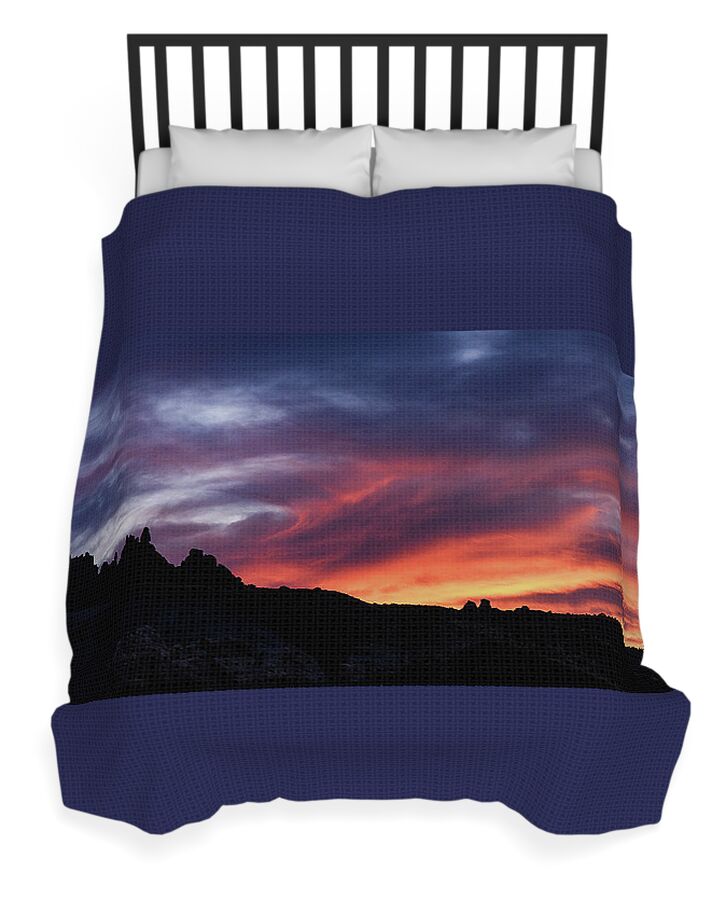 Vivid Twilight over Rocky Silhouette Duvet Cover