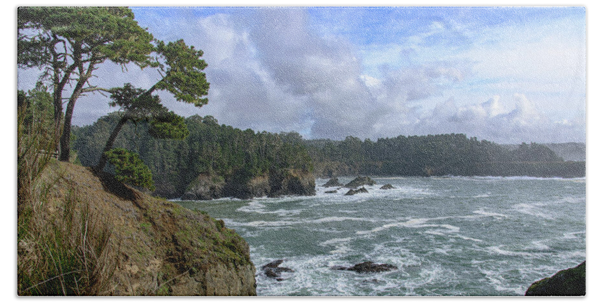 Coastal Serenity With Rugged Cliffs Bath Towel