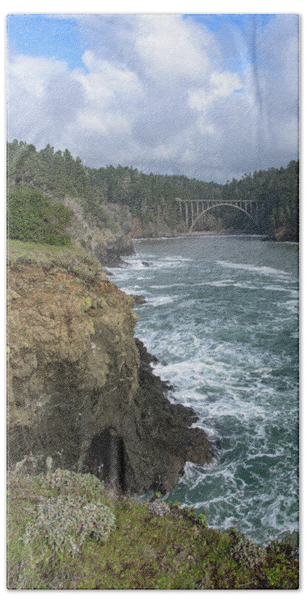Coastal Bridge Over Rushing Waters Bath Towel