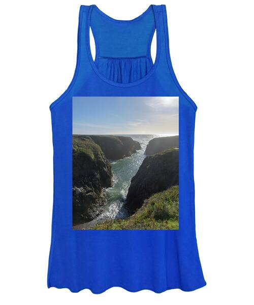 Dramatic Coastal Cliff Scene Women's Tank Top