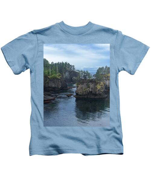 Serene Coastal Rocky Landscape Kids T-Shirt
